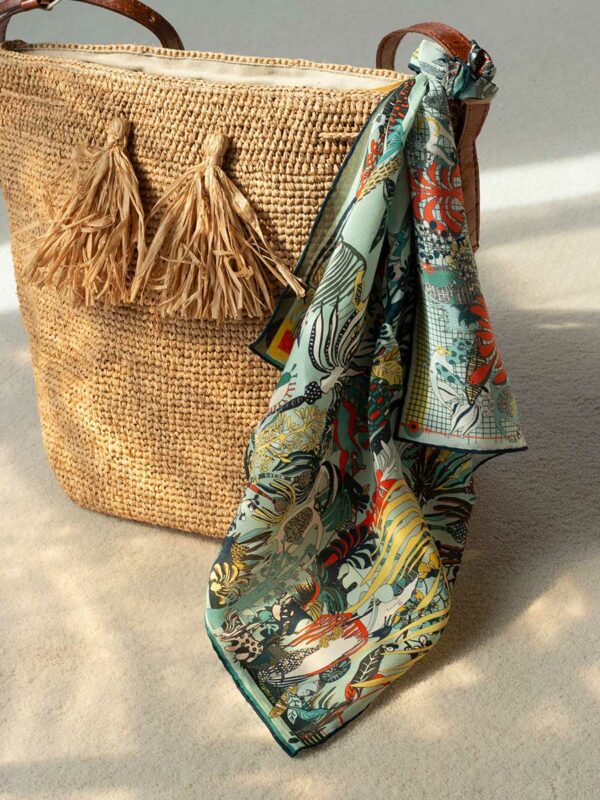 Mini-Seidentuch ENCHANTED FOREST & ITS PECULIAR INHABITANTS von RUMI SU