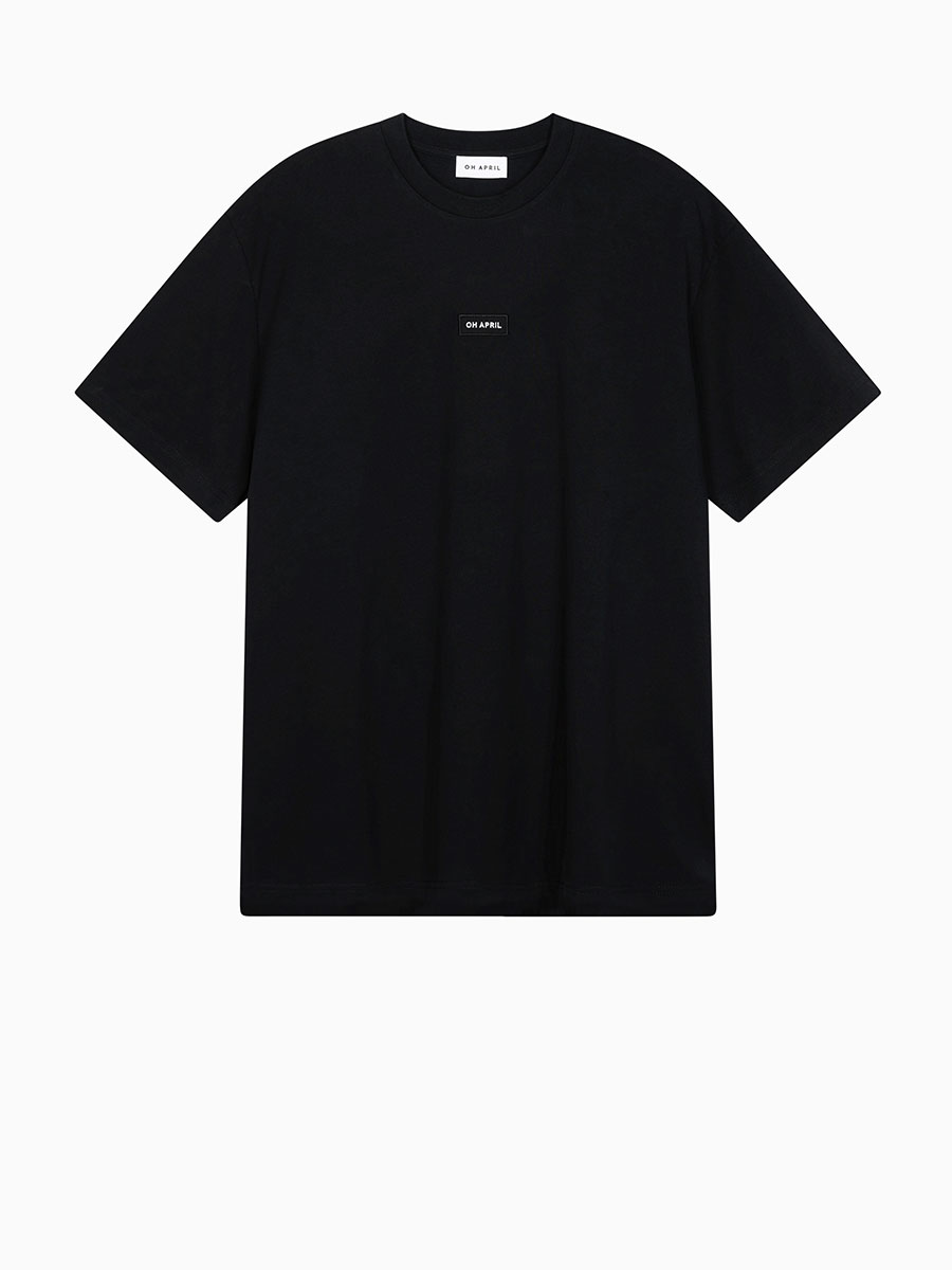 Boyfriend-T-Shirt in Schwarz von OH APRIL