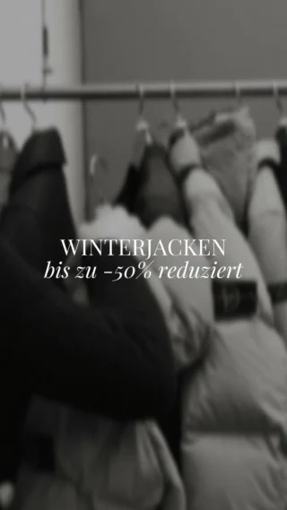 Der Winter wird stilvoller, denn starke Herrenjacken warten jetzt mit satten Preisvorteilen auf Sie ❄️😁

Nach dem großartigen Feedback unseres letzten Reels mit Luki zeigt er Ihnen nun seine persönlichen Sale-Highlights aus der Winterjacken-Abteilung 🧥☃️

Designer-Pieces mit Charakter gibt es aktuell reduziert bis zu -50 % - Qualität, die man sieht und fühlt 💥👀

Entdecken Sie exklusive Marken wie @stoneisland , @cpcompany , @canadagoose und viele weitere Top-Labels direkt bei uns im Store in Hallein ❄️📍

Welche Jacke wäre Ihr Favorit für diesen Winter - klassisch, sportlich oder ein echtes Statement-Piece? 👀🤔

#reyerlooks 

Winterjacken Herren Sale, Designer Winterjacken, Herrenmode Hallein, Fashion Sale, Luxus Streetwear, Stone Island Jacket, C.P. Company Jacke, Canada Goose Parka, Winter Style, High Fashion Men