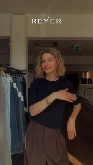 Die Übergangsjacken können ihr Glück kaum fassen - endlich ist ihr großer Auftritt im Frühling gekommen. 🌸🧥

Leicht, stylisch und perfekt für die ersten wärmeren Tage - genau die Pieces, die Ihr Outfit jetzt braucht. ✨⛅️

Im Store in Hallein und auch im Onlineshop verfügbar - bereit, Ihren Frühlingslook auf das nächste Level zu bringen. 💐🛍️

Welche Übergangsjacke ist Ihr Favorit für den Frühling: eher klassisch, sportlich oder ein echtes Statement-Piece? 👀💬

#reyerlooks #übergangsjacke #springjacket #frühlingsmode #springfashion