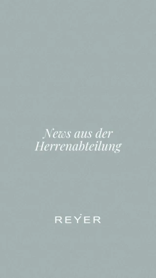 Diese Pieces bringen frischen Wind in Ihre Garderobe und sind echte Must-haves für die neue Saison 🔥😎 Luki zeigt Ihnen die neuesten REYER Overshirts in starken Farben - modern, vielseitig und absolut im
Trend ✨

Jeder, der Luki kennt, weiß: Er hat die REYER Overshirts selbst zuhause - in sehr vielen Farben und Ausführungen 😅 Exklusiv bei uns im Store in Hallein verfügbar - sichern Sie sich jetzt Ihren Favoriten. 🛍️

Und aufgepasst: Ab nächster Woche startet unser großes OsteREYER Suchen mit versteckten Goodies im
Store 🐣🎁 In diesem Video hat Hannes übrigens schon ein Ei versteckt... mehr oder weniger unauffällig
😂👀

Bleiben Sie also dran und achten Sie in den nächsten Videos auf kleine Eastereggs 🕵️‍♀️🥚

👉🏼 Welches Overshirt ist Ihr Favorit - und haben Sie das versteckte Ei entdeckt? 🔎

#reyerlooks #herrenmode #springfashion