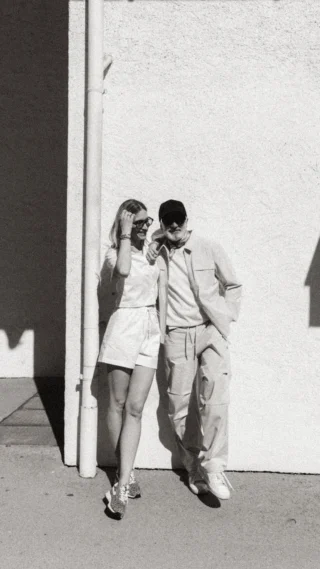 Besties, die matchen, ziehen alle Blicke auf sich - und genau das erleben Sie jetzt bei uns im Store! ✨👯‍♀️

Birgit & Hannes zeigen, wie stilvoll die neue @alphatauri Kollektion harmoniert - modern, clean und einfach wow! 💛

Das Gelb sorgt sofort für gute Laune, während das edle Beige eine ruhige, elegante Balance schafft. 🍋‍🟩

Entdecken Sie die Highlights für Damen im Store & Onlineshop und exklusive Herren-Pieces direkt bei uns vor Ort. ✨

Wie gefällt Ihnen der Matching-Look - würden Sie ihn auch mit Ihrer besten Begleitung tragen? 💬

#reyerlooks #alphatauri #twinningiswinning #springfashion