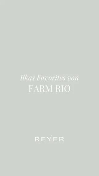 Diese Looks bringen sofort Sommerfeeling in Ihren Kleiderschrank 🦜✨

Ilka zeigt Ihnen ihre absoluten Favoriten aus der neuen @farmrio Kollektion - lebendig, farbenfroh und voller
Lebensfreude 🌺🧡

Die brasilianische Brand steht für nachhaltige Materialien, einzigartige Prints und pure Leichtigkeit - jedes Piece erzählt seine eigene Geschichte 🌎🌸

Und während Ilka ihre Highlights trägt, verliebt
sie sich ganz nebenbei auch in unsere neuen @flowze_italy Sandalen - unglaublich bequem und einfach perfekt für jeden Look 👡💫

Jetzt bei uns im Store in Hallein und im Onlineshop verfügbar 🛍️💻

Welches Piece würden Sie sofort tragen - die Prints von FARM RIO oder die bequemen Flówze Sandalen? 💬💫

#reyerlooks #farmrio #summerstyle #summerfashion