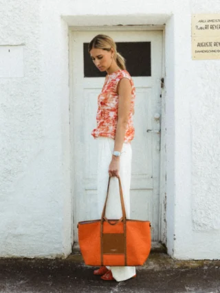 SALE-Lieblinge, die Sie nicht verpassen sollten ✨

Fast alle Pieces dieses Looks sind aktuell im SALE und nur noch für kurze Zeit verfügbar 🤍 Die perfekte Gelegenheit, hochwertige Designer-Favoriten für Ihre Sommergarderobe zu entdecken - von zeitlosen Essentials bis zu besonderen Statement-Pieces 🧡

Die Hose ist die einzige Ausnahme und nicht reduziert - alle anderen Highlights warten mit attraktiven SALE-Preisen auf Sie ✨

Kommentieren Sie LINK und wir senden Ihnen alle Produkte direkt per DM zu 💌

Welches Piece landet sofort auf Ihrer Wunschliste? 👀

#reyerlooks #SaleStyle #DesignerSale #Sommermode #FashionInspiration