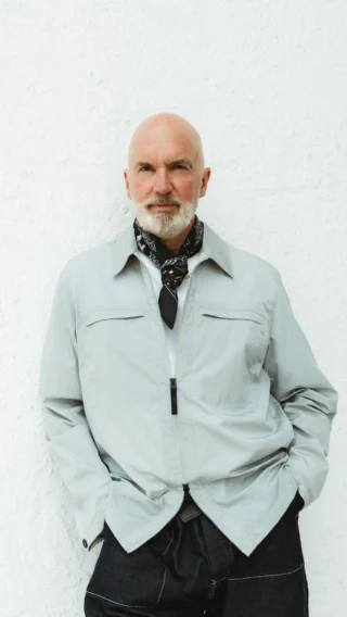 Dieses Overshirt ist der Beweis, dass die besten Sale-Funde oft die zeitlosesten sind. 🔥 Hannes‘ Lieblings-Piece aus der Herrenabteilung überzeugt mit technischem Material, modernem Doppelzip und einer vielseitigen Farbe, die sich mühelos kombinieren lässt. 🤍

Aktuell erhalten Sie dieses @alphatauri Overshirt bei uns im Store in Hallein mit -50 % Rabatt. 🛍️ Ein echtes Essential für stilvolle Sommer-Looks und die perfekte Ergänzung für jede Herrengarderobe. 👀

Würden Sie es eher sportlich oder elegant stylen? Schreiben Sie es uns in die Kommentare. 💬

#reyerlooks #Menswear #SaleFinds #AlphaTauri #Herrenmode