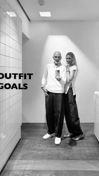 Twinning is winning – und Denim geht einfach immer. 👖✨ Birgit & Hannes zeigen die neue Unisex-Denim von @rossi_pants – ein Look, zwei Styles und definitiv ein Match. 🔥

Die neue Denim ist ab sofort bei uns im Store erhältlich und schon bald auch online verfügbar. 🛍️💙 Ob für Sie oder Ihn: Unisex Denim macht gemeinsames Styling ganz easy. 🤝

📍 Jetzt im REYER Store entdecken – online folgt bald! 💻

#reyerlooks #rossipants #unisexfashion #denimstyle #twinningiswinning